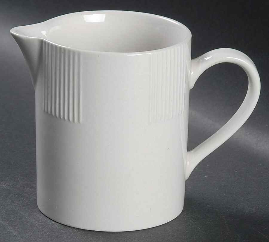 Sunrise Creamer by Oneida-1