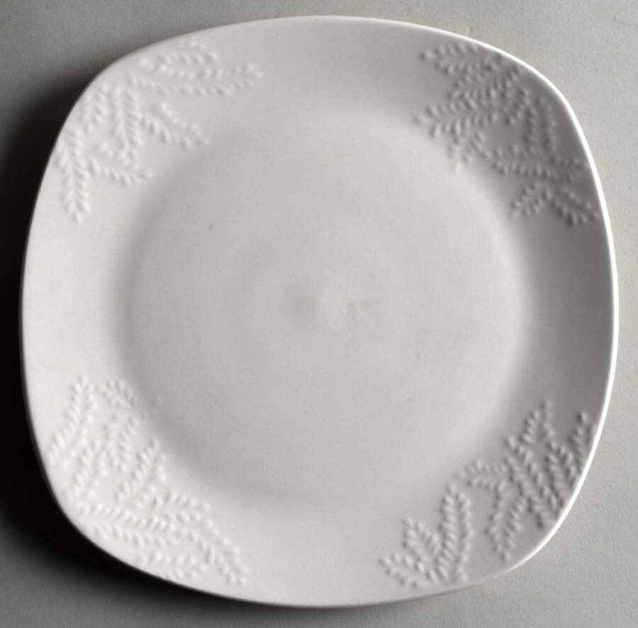 Retro Leaves Salad/Dessert Plate by Oneida-1