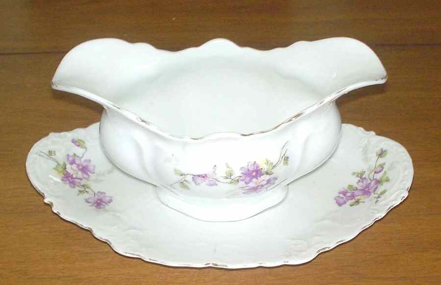 OSG215 Gravy Boat & Underplate by Oscar & Edgar Gutherz-1