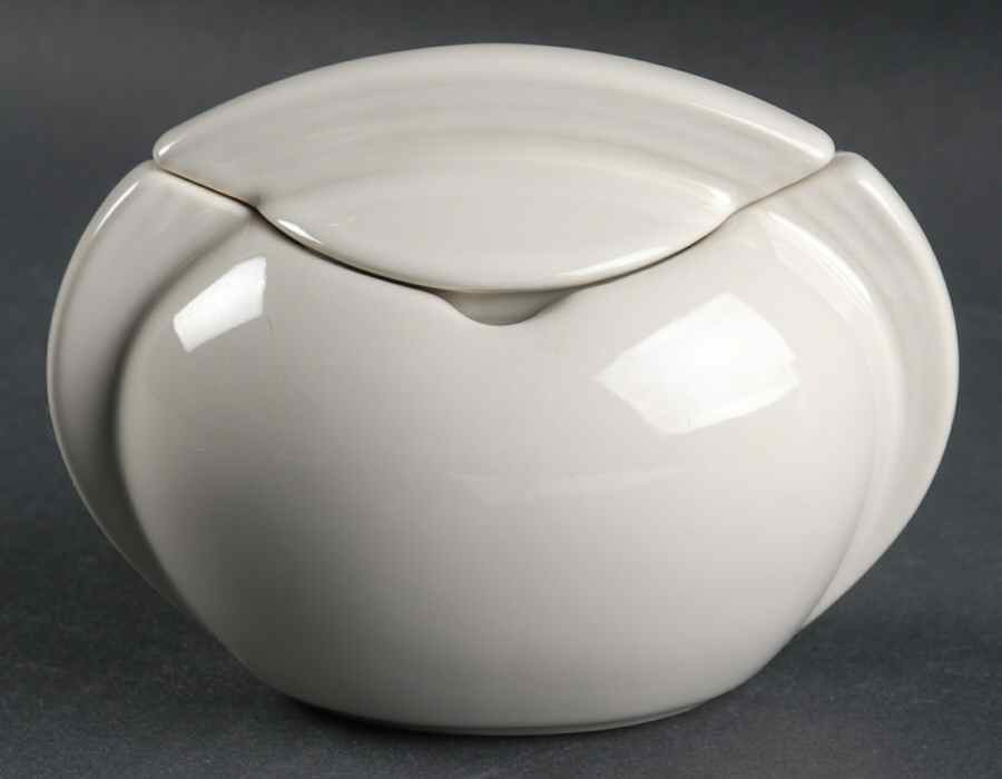 Culinaria A la Mode (Cream) Sugar Bowl & Lid by Oneida-1