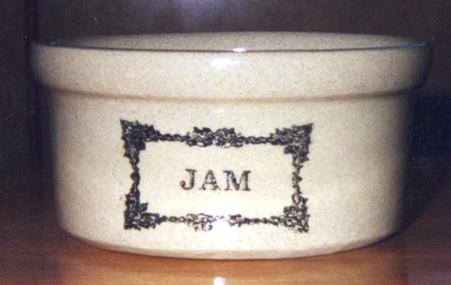 OIZ1 Jam/Jelly & Lid by Moira-1
