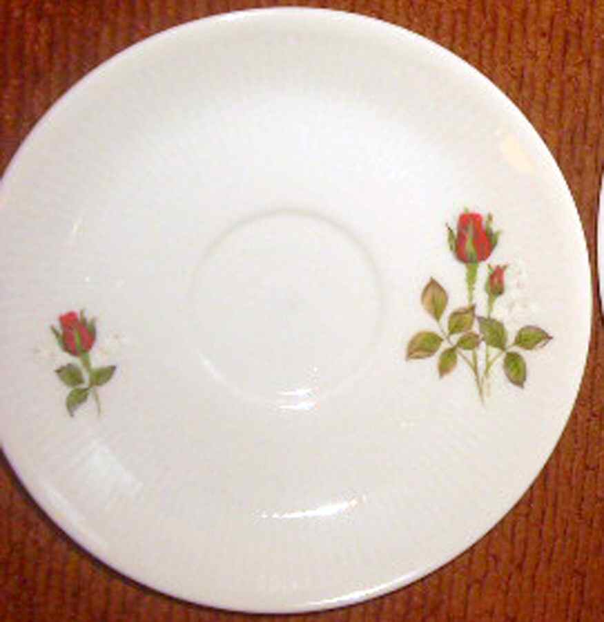 Scarlet Saucer by Old Nuremberg-1