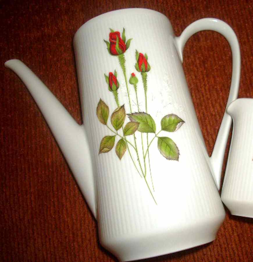 Scarlet Coffee Pot No Lid by Old Nuremberg-1
