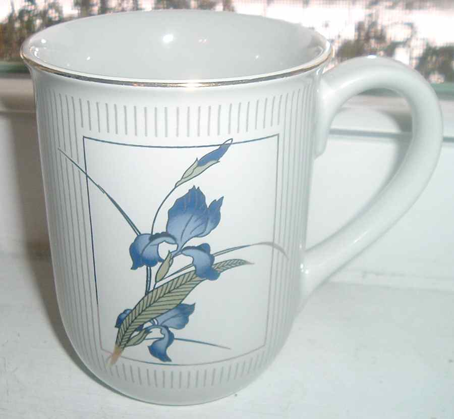 Grand Iris Mug by Otagiri-1