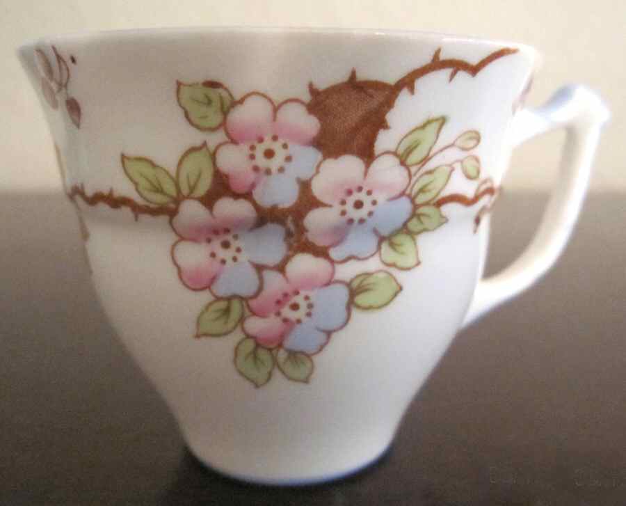 2862 Flat Cup by Old Royal (England)-1