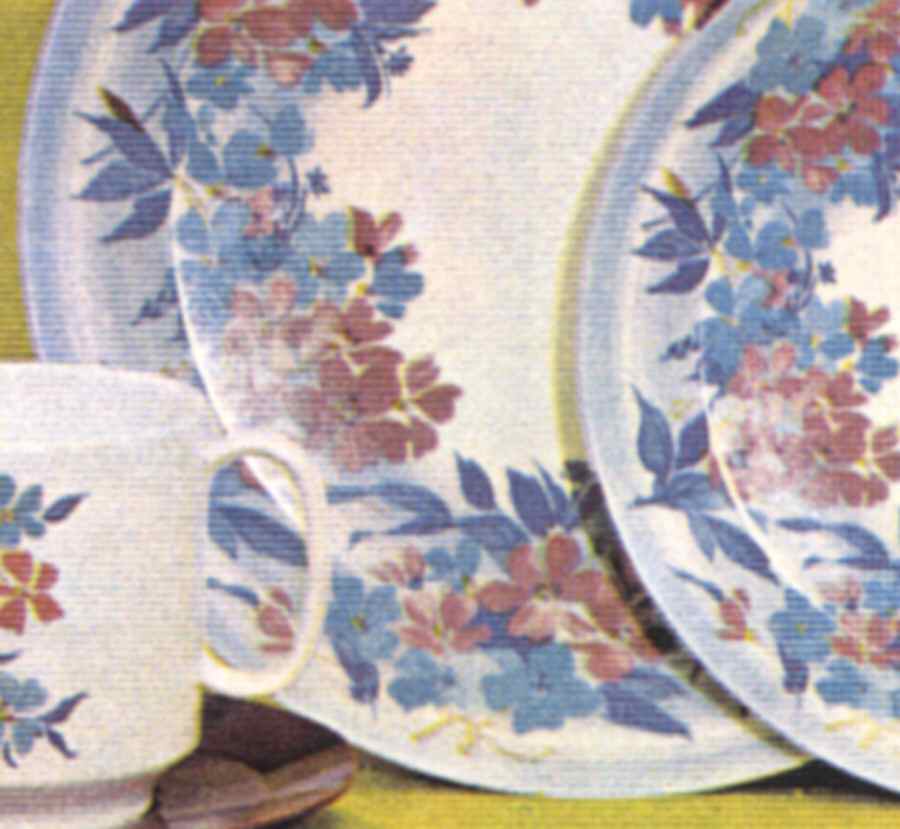 Chantilly Dinner Plate by Oneida-1
