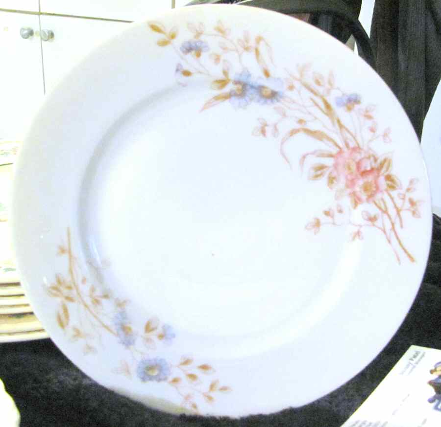 1446 Dinner Plate by Oscar & Edgar Gutherz-1