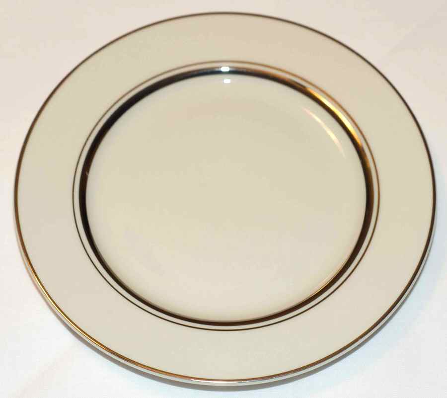 OWD1 Dinner Plate by Crown d'Or-1