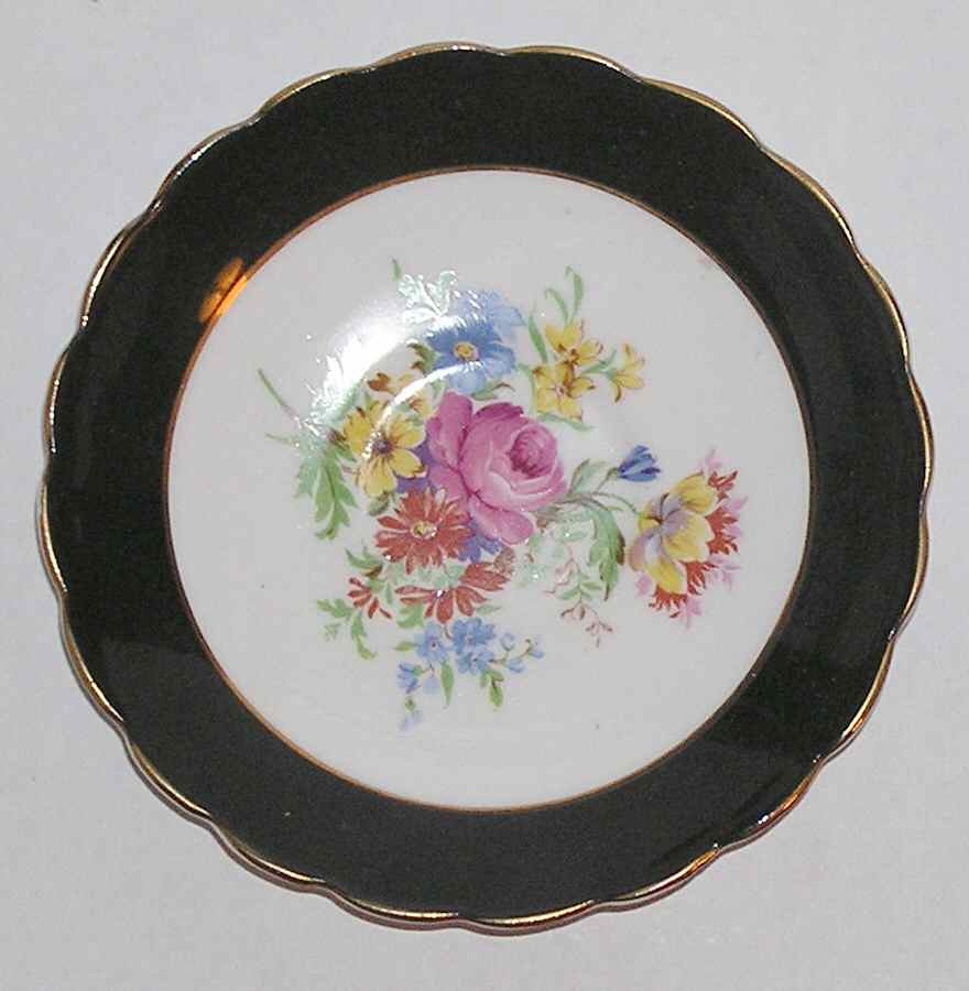 4869f Saucer by Rosina-Queens-1