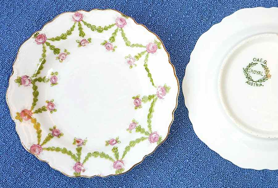 OSG298 Butter Pat by Oscar & Edgar Gutherz-1