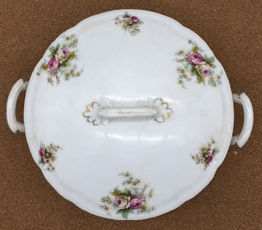 OSG322 Round Covered Vegetable by Oscar & Edgar Gutherz-1