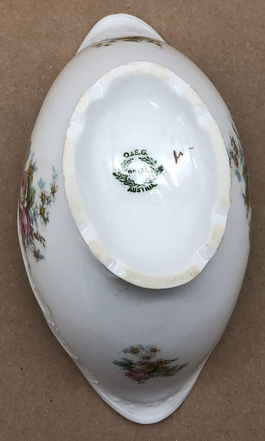 OSG322 Gravy Boat by Oscar & Edgar Gutherz-1