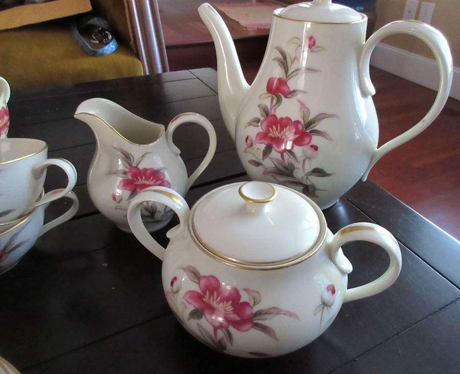 Peony Teapot & Lid by Ohata-1