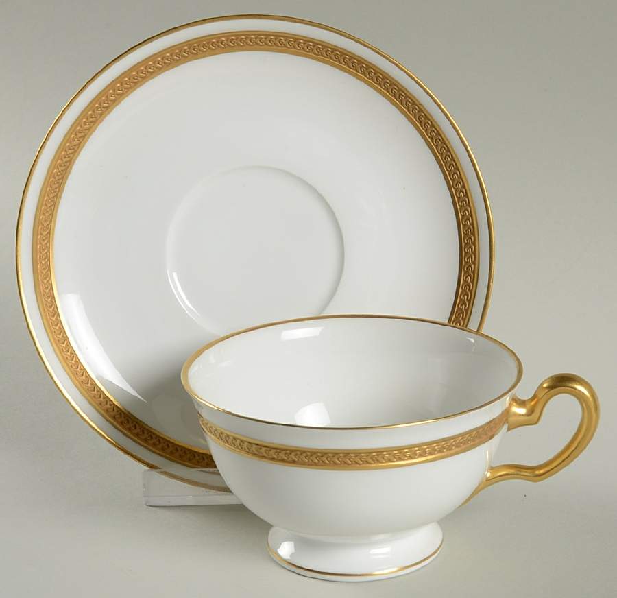 OKU18 Footed Cup & Saucer Set by Okura-1
