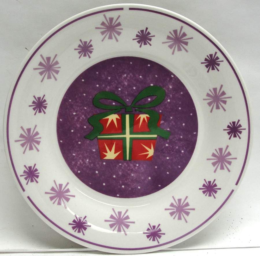 Holiday Surprise Salad Plate by Oneida-1