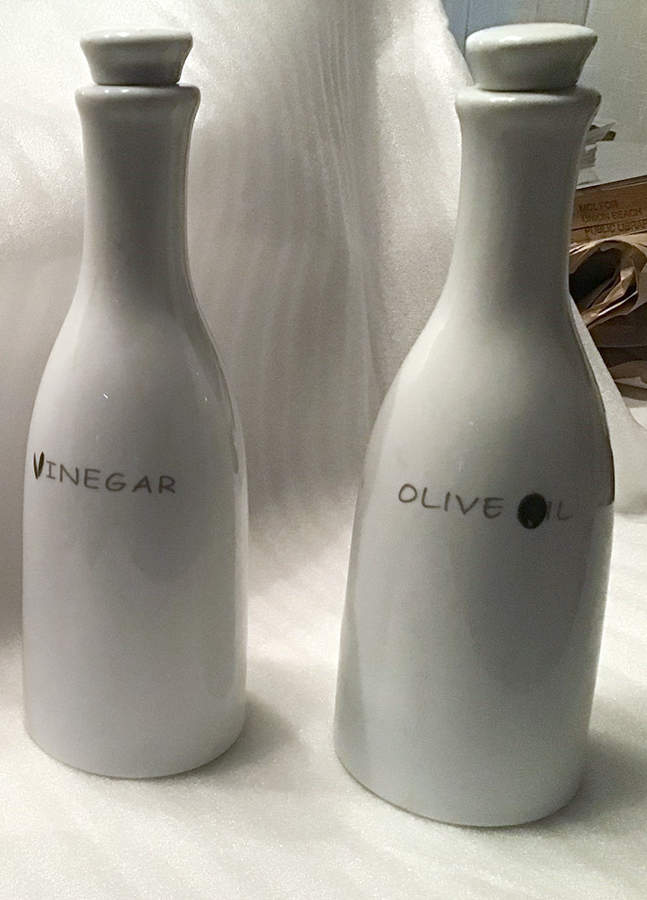 Par E Olio Stopper for Vinegar/Oil by Over And Back-1
