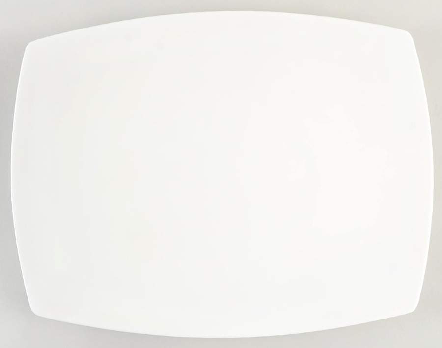 Moda 14" Oval Serving Platter by Oneida-1