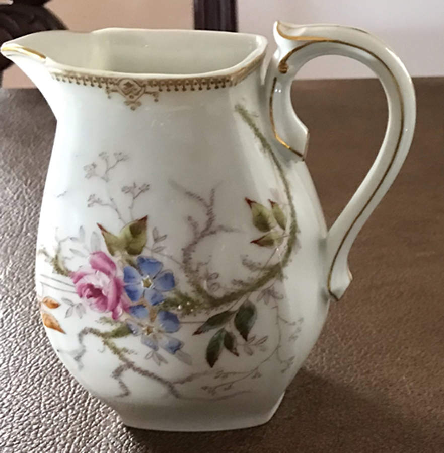 OGU25 Creamer by Oscar Gutherz (Limoges)-1