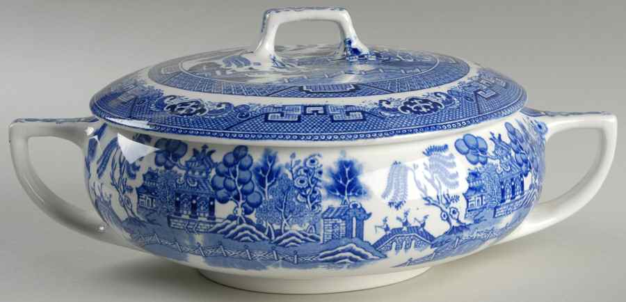Willow Round Covered Vegetable by Petrus Regout & Co-1