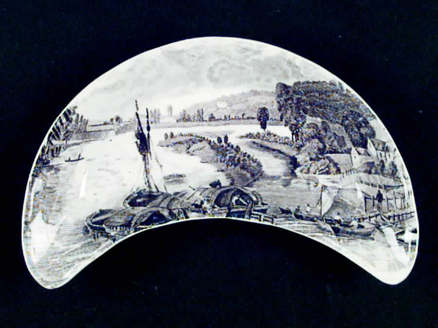 Thames River Scenes Black Bone Dish by Palissy-1