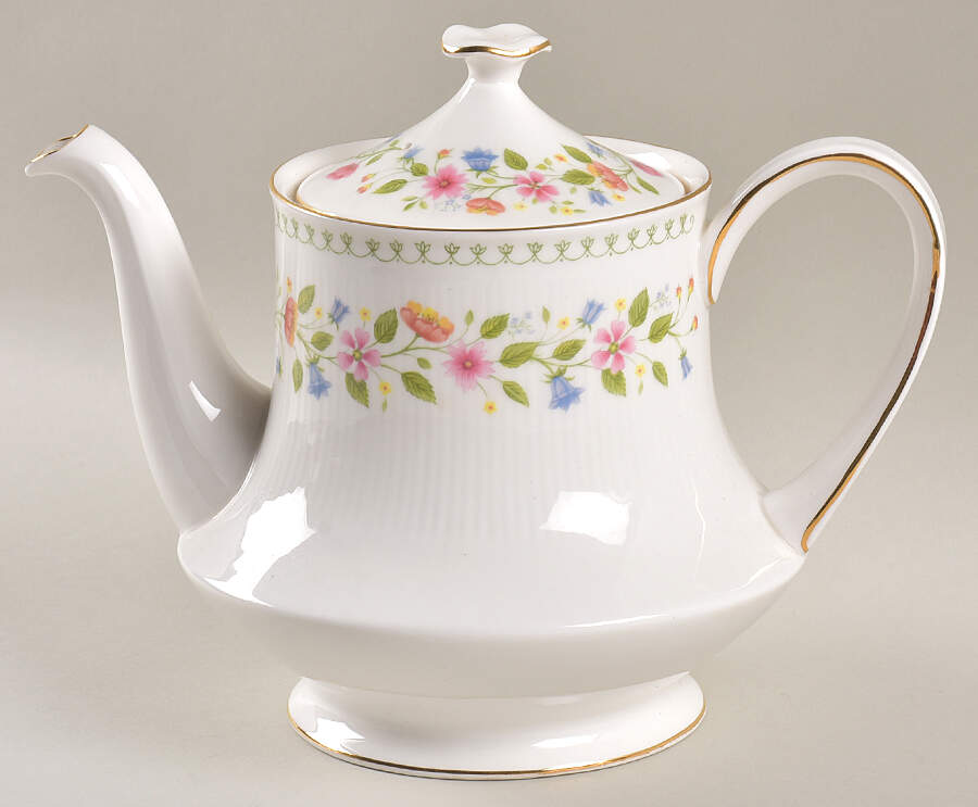 Anastasia Teapot & Lid by Paragon-1