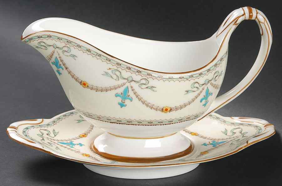 Beaupre Gravy Boat with Attached Underplate by Paragon-1