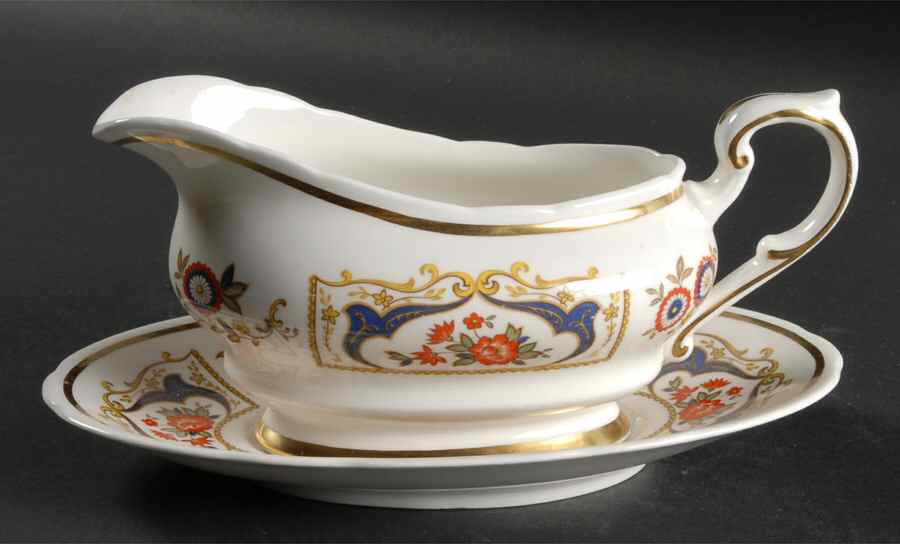 Chelsea Gravy Boat & Underplate by Paragon-1