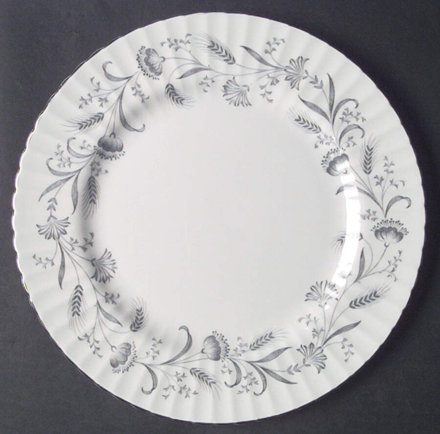 Cornfield (Platinum Trim) Dinner Plate by Paragon-1