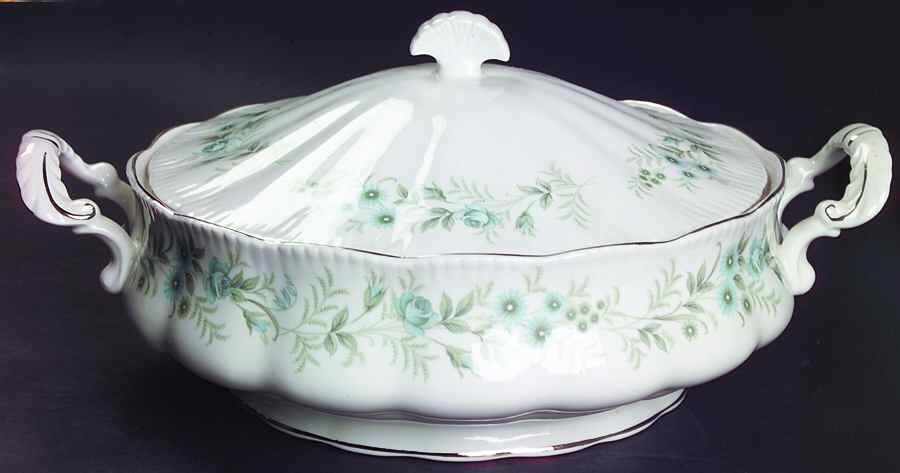 Debutante Round Covered Vegetable by Paragon-1