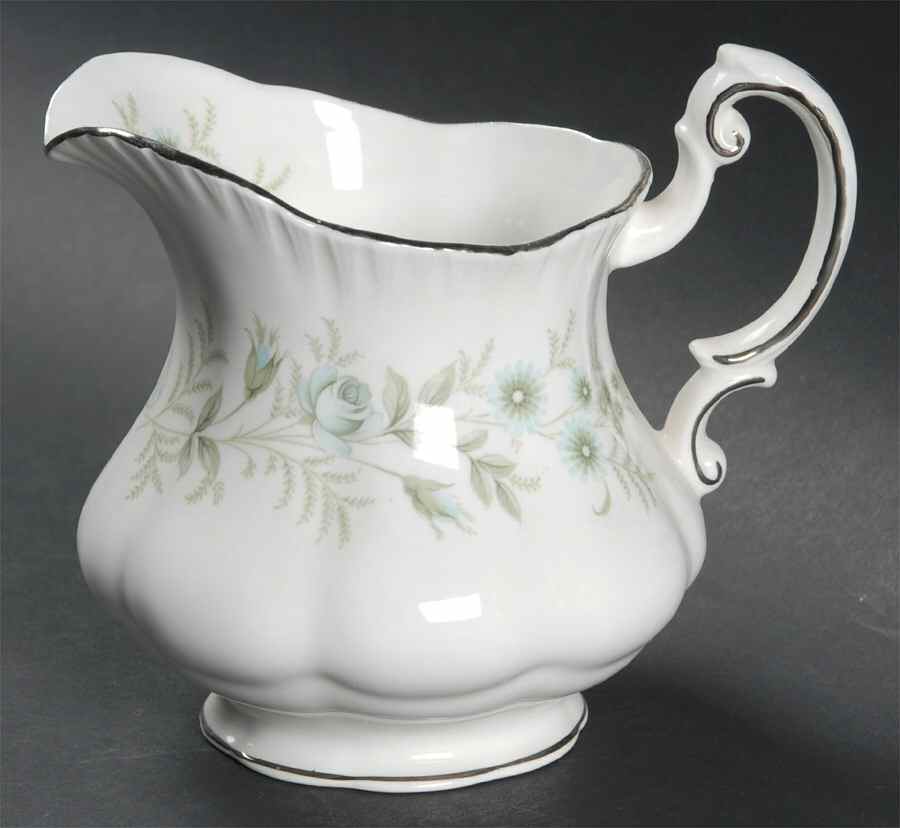 Debutante Creamer by Paragon-1