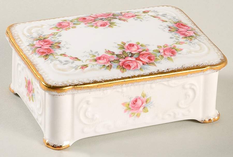 Elizabeth Rose Cigarette Box & Lid by Paragon-1