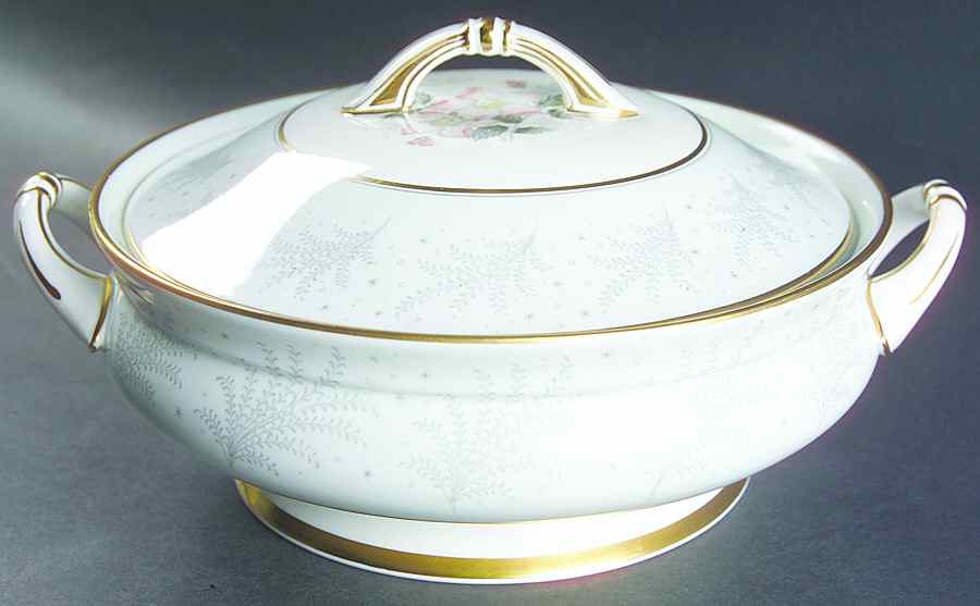 Ferndale Round Covered Vegetable by Paragon-1