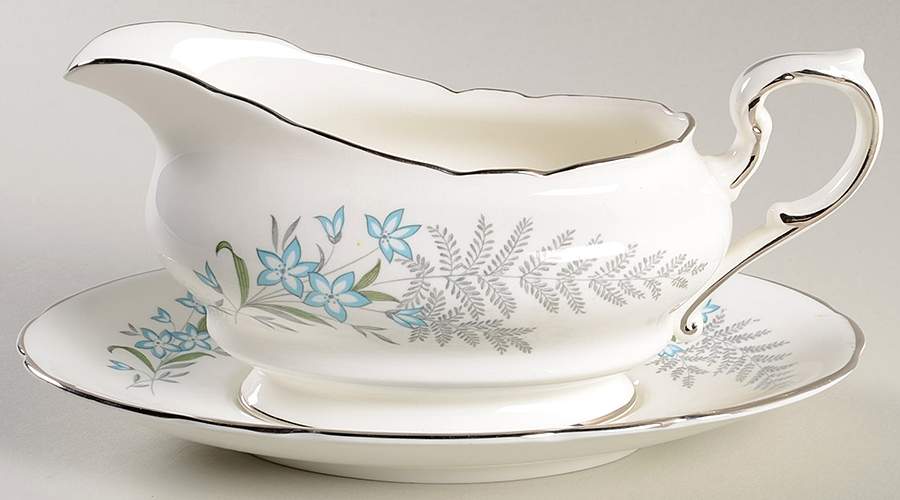 Finlandia Gravy Boat & Underplate by Paragon-1