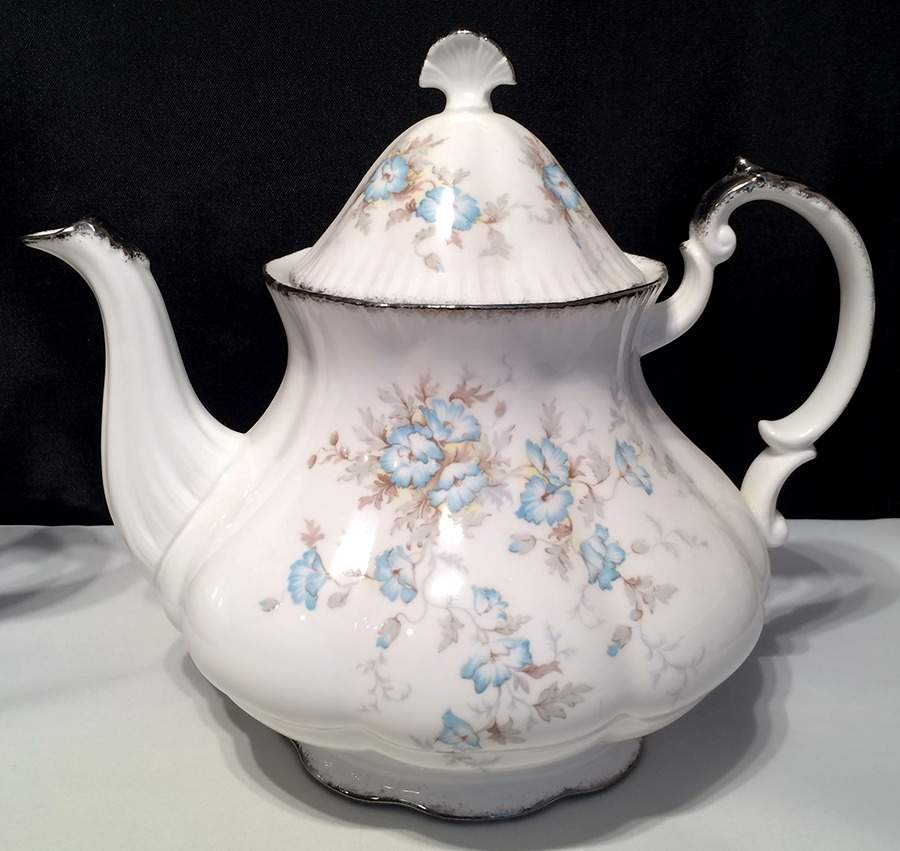 Fleurette Teapot & Lid by Paragon-1