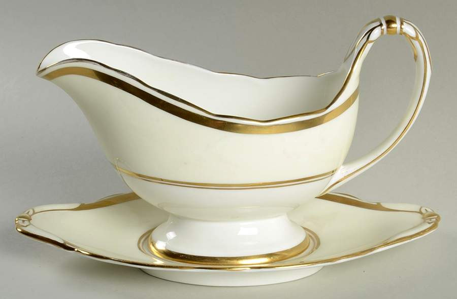 G1632 Gravy Boat & Underplate by Paragon-1