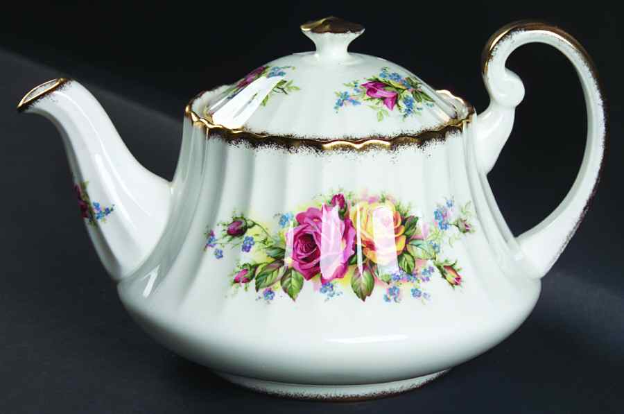 Grandma Roses Teapot & Lid by Paragon-1