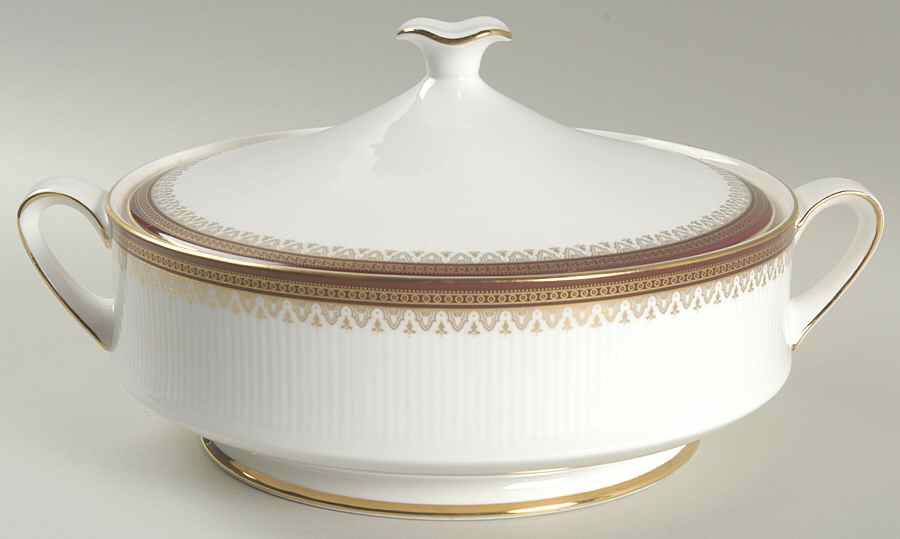 Holyrood Red (Smooth, No Flowers) Round Covered Vegetable by Paragon-1