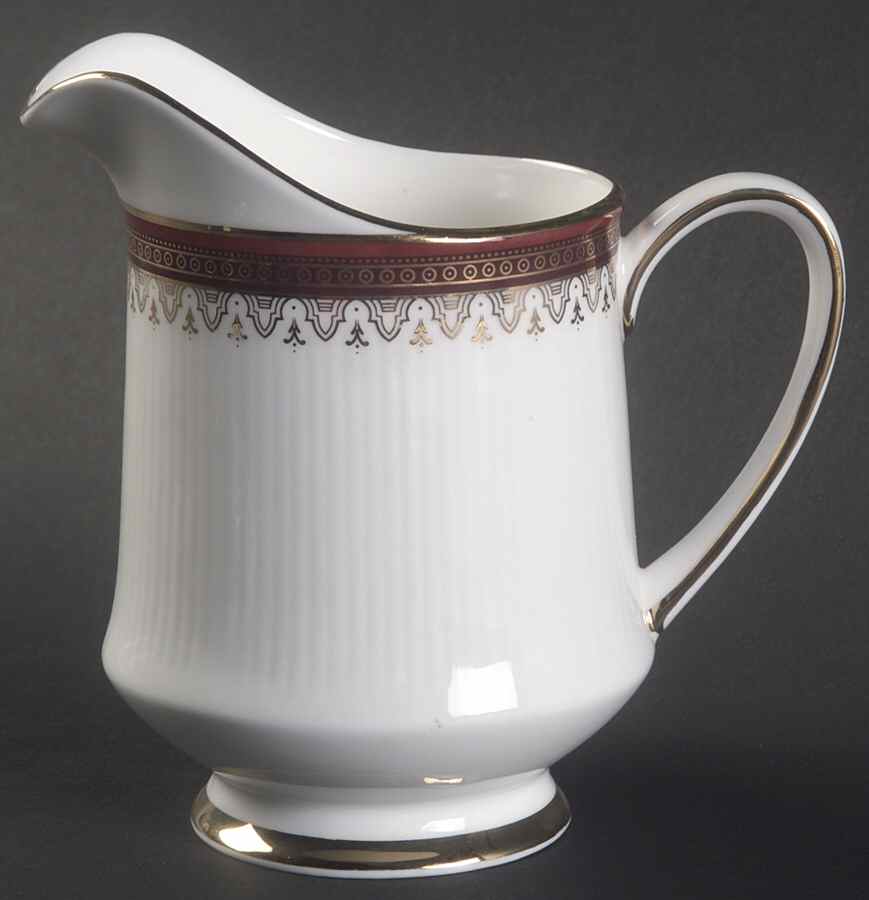 Holyrood Red (Smooth, No Flowers) Creamer by Paragon-1