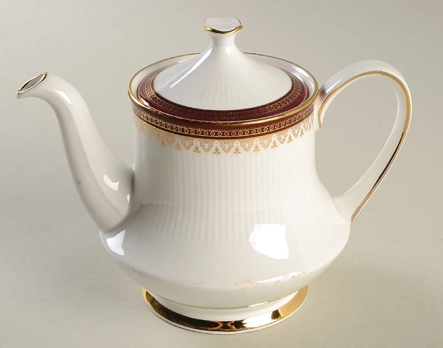 Holyrood Red (Smooth, No Flowers) Mini Teapot & Lid by Paragon-1