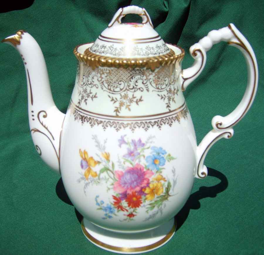 Hyde Park Coffee Pot & Lid by Paragon-1