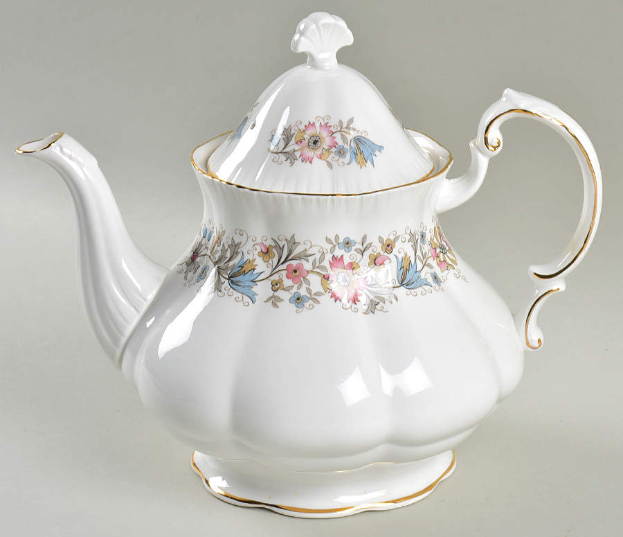Meadowvale Teapot & Lid by Paragon-1