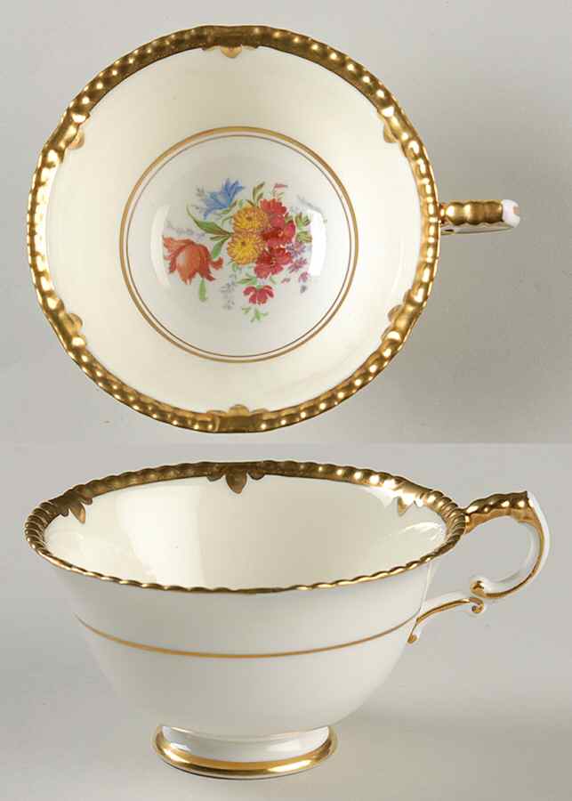 Park Lane Footed Cup by Paragon-1