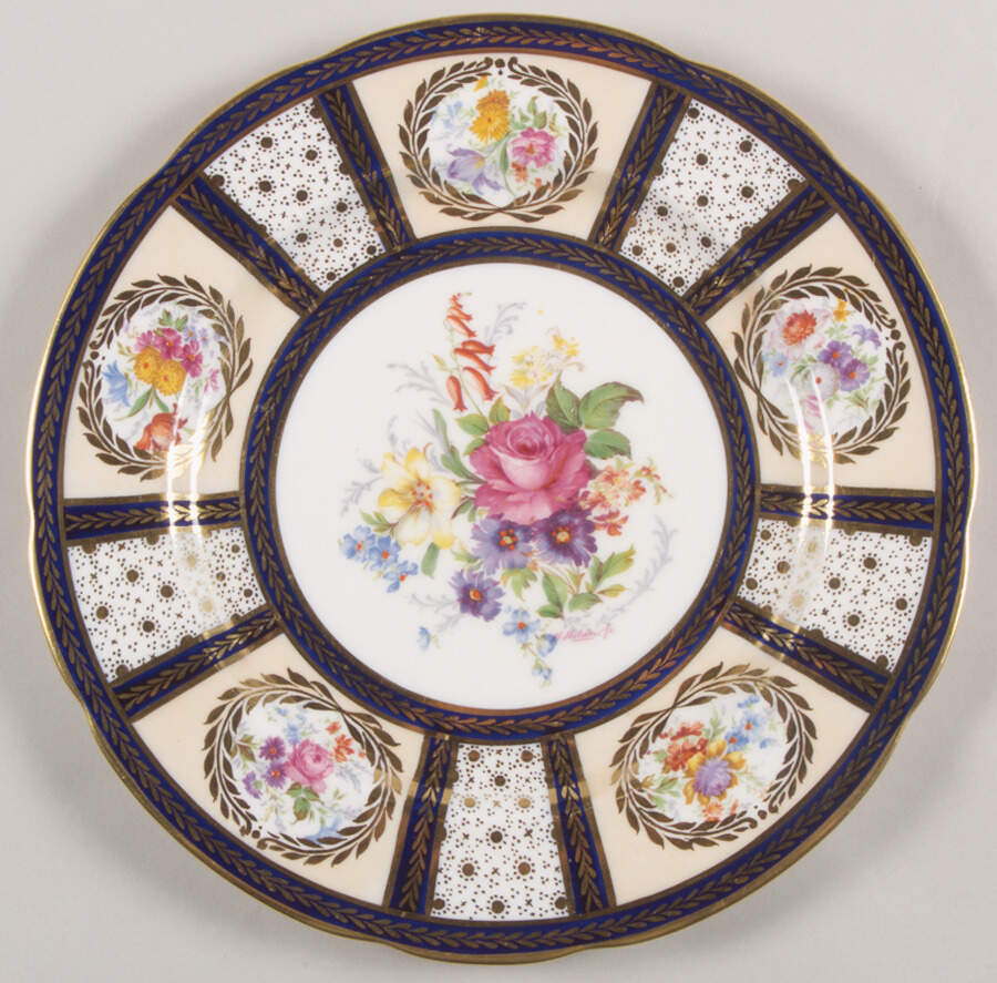 8902 (Scalloped) Dinner Plate by Paragon-1