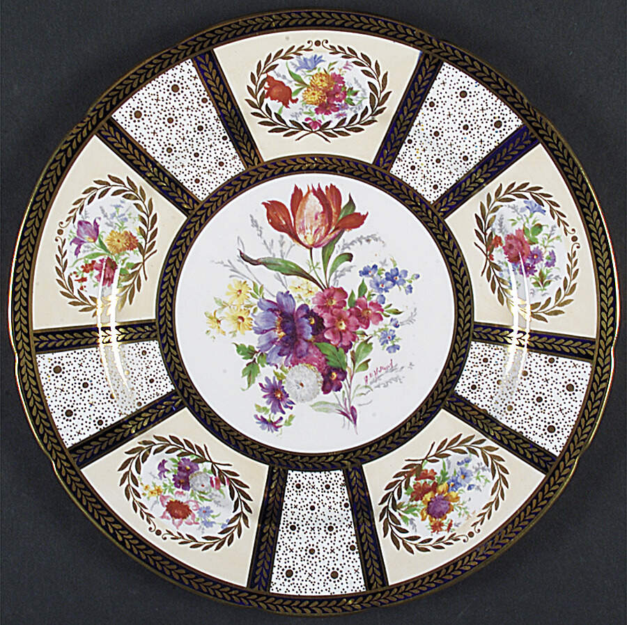 8902 (Scalloped) Large Dinner Plate by Paragon-1