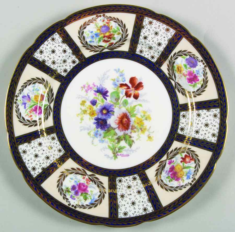8902 (Scalloped) Large Dinner Plate by Paragon-1
