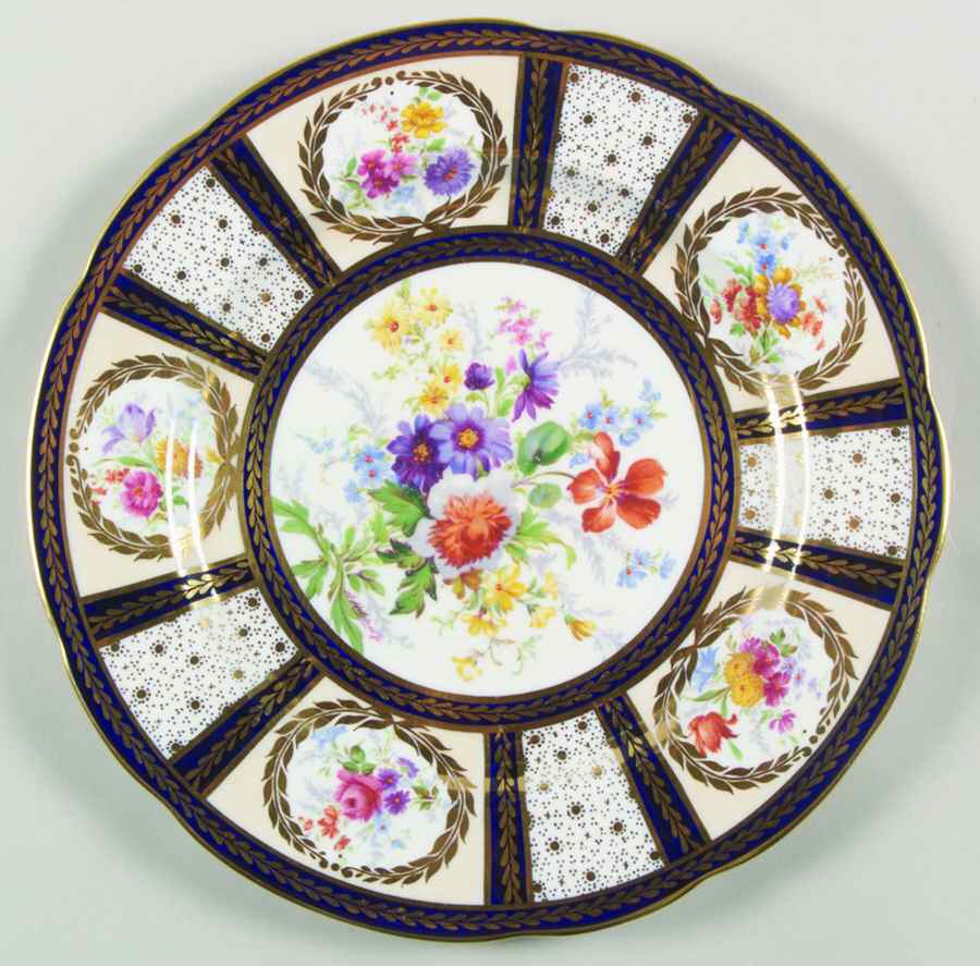 8902 (Scalloped) Dinner Plate by Paragon-1