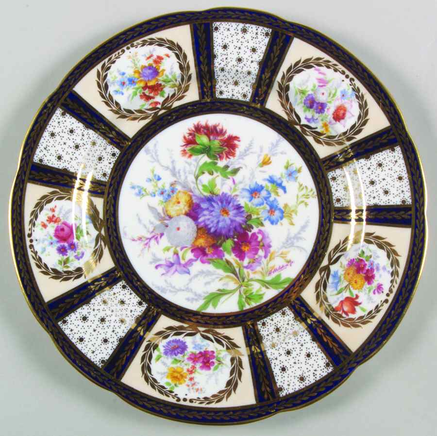 8902 (Scalloped) Dinner Plate by Paragon-1