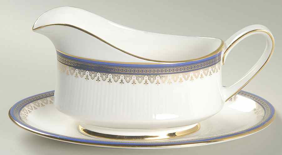 Sandringham Gravy Boat & Underplate by Paragon-1