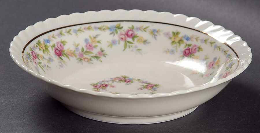 Chalfonte (Czech) Fruit/Dessert (Sauce) Bowl by Princess (Bavaria, Czech)-1