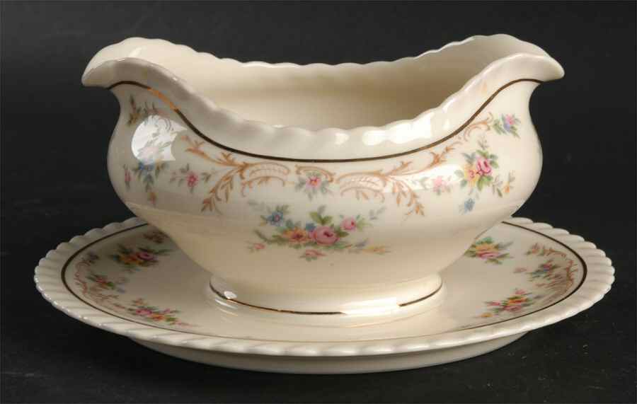 Garden Manor (Cream Background) Gravy Boat with Attached Underplate by Princess (Bavaria, Czech)-1